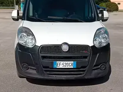 Usata Fiat Doblò 75 CV (55 kW) 2011 Bianco Monovolume