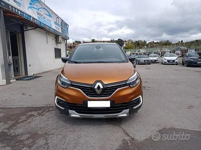 Usata Renault Captur 90 CV (66 kW) 2019 Grigio SUV