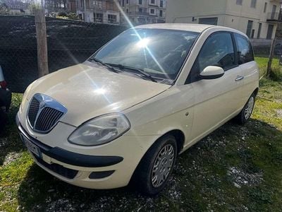 Usata Lancia Ypsilon 60 CV (44 kW) 2004 Beige Utilitaria