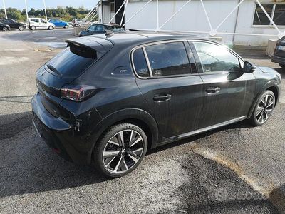Usata Peugeot 208 GT-line 102 CV (75 kW) 2023 Nero Utilitaria