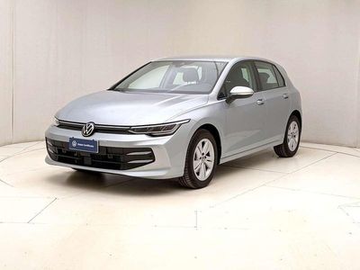 Usata VW Golf VIII Life 116 CV (85 kW) 2025 Dolomite silver metallizzato