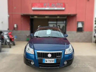Usata Fiat Sedici 120 CV (88 kW) 2009 Bluazzurro SUV