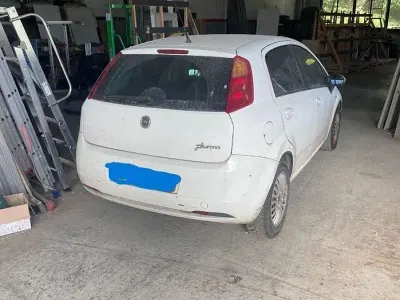 Occasion Fiat Punto 60 ch (44 kW) 2007 Blanc Citadine