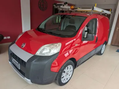 Begagnad Fiat Fiorino 95 HK (69 kW) 2016 Röd Minibuss