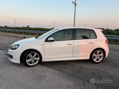 Usata VW Golf VII 102 CV (75 kW) 2012 Bianco Berlina