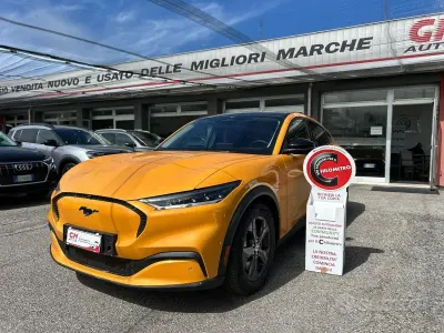 Usata Ford Mustang Mach-E Standard Range 100 kW (136 CV) 2024 Giallo SUV