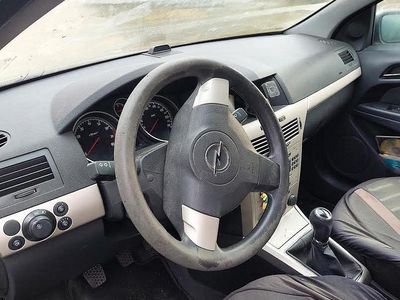 Usata Opel Astra GTC 101 CV (74 kW) 2007 Grigio Coupé