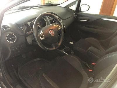 Usata Fiat Punto Lounge 95 CV (69 kW) 2012 Grigio Utilitaria