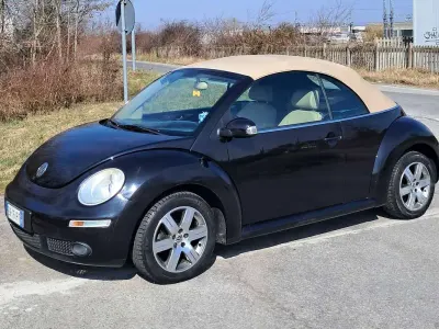 Usata VW New Beetle 105 CV (77 kW) 2009 Nero Utilitaria