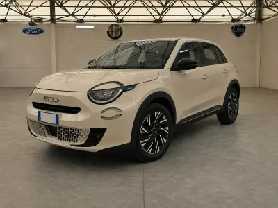 Usata Fiat 600 Pop 145 CV (106 kW) 2025 Beige SUV