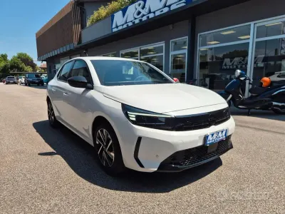 Usata Opel Corsa 101 CV (74 kW) 2025 Bianco Utilitaria