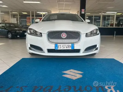 Usata Jaguar XF Sportbrake Luxury 200 CV (147 kW) 2013 Bianco Station wagon