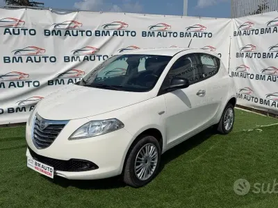 Usata Lancia Ypsilon 80 CV (58 kW) 2013 Bianco Utilitaria
