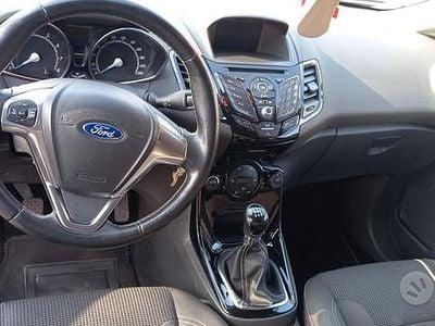 Usata Ford Fiesta Business Edition 97 CV (71 kW) 2016 Grigio Utilitaria