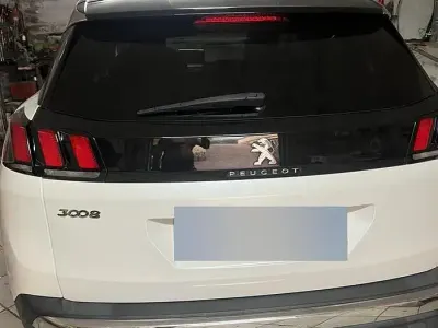 Usata Peugeot 3008 Crossway 131 CV (96 kW) 2019 Bianco SUV