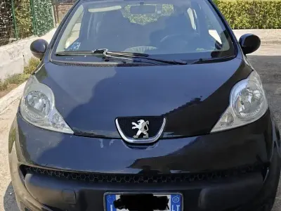 Usata Peugeot 107 68 CV (50 kW) 2005 Nero Utilitaria
