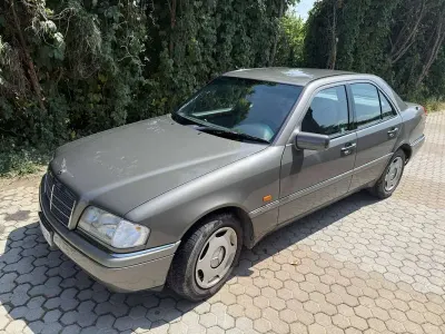 Usata Mercedes C200 Elegance 136 CV (100 kW) 1994 Grigio Berlina