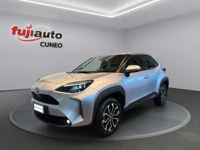 Käytetty Toyota Yaris Cross Trend 116 HP (85 kW) 2022 Hopea Katumaasturi