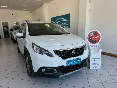 Usata Peugeot 2008 Allure 99 CV (72 kW) 2018 Bianco SUV