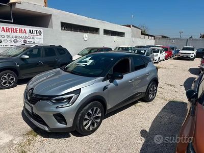 Usata Renault Captur Intens 115 CV (84 kW) 2021 Grigio SUV