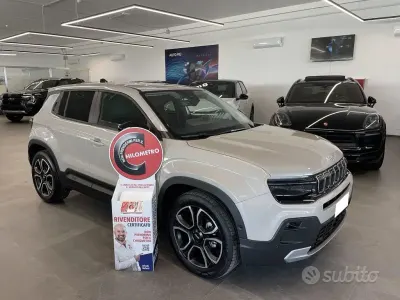 Usata Jeep Avenger Summit 101 CV (74 kW) 2025 Beige SUV