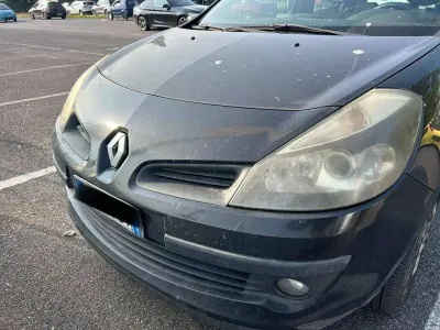 Usata Renault Clio II Dynamique 68 CV (50 kW) 2005 Nero Berlina