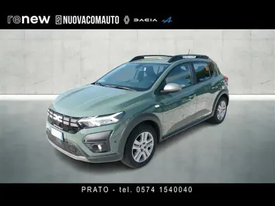 Usata Dacia Sandero Expression 100 CV (73 kW) 2023 Verde scuro Utilitaria