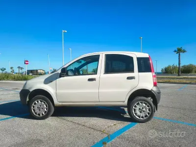 Usata Fiat Panda 4x4 69 CV (50 kW) 2011 Bianco Utilitaria