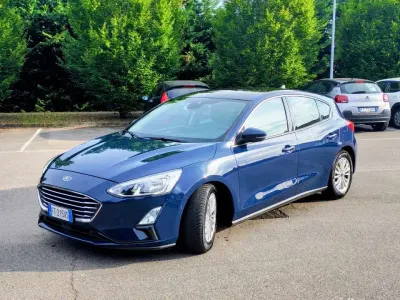 Usata Ford Focus Titanium 120 CV (88 kW) 2018 Blu/azzurro Berlina