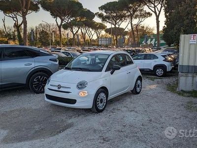 Begagnad Fiat 500 La Prima 70 HK (51 kW) 2023 Vit Halvkombi