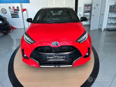 Usata Toyota Yaris Hybrid 92 CV (67 kW) 2021 Arancione Berlina