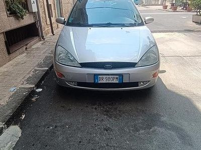 Usata Ford Focus Zetec 2001 Grigio Berlina
