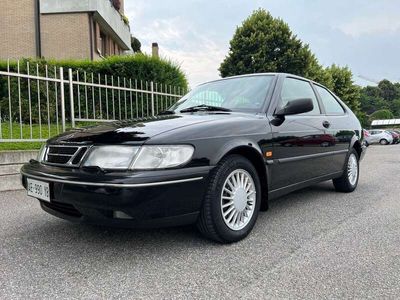 Saab 900