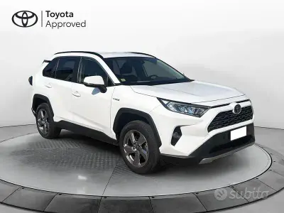 Usata Toyota RAV4 Hybrid 218 CV (160 kW) 2021 Bianco SUV