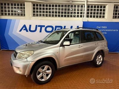 Usata Toyota RAV4 Sol 115 CV (84 kW) 2005 Argento SUV