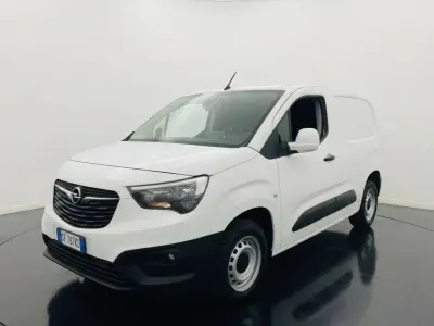 Usata Opel Combo Edition 101 CV (74 kW) 2021 Bianco Monovolume