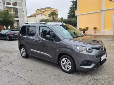 Gebraucht Toyota Proace Verso City 122 PS (89 kW) 2022 Grau Kombi
