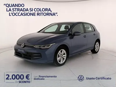 Używany VW Golf VIII Life 116 KM (85 kW) 2025 Niebieski Sedan/Limuzyna