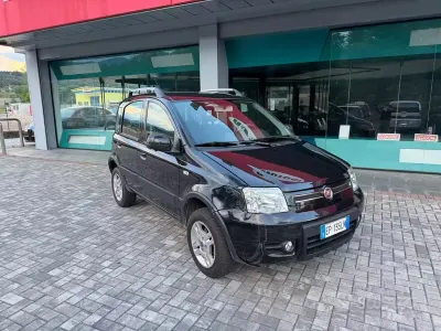 Usata Fiat Panda 4x4 75 CV (55 kW) 2012 Nero Utilitaria