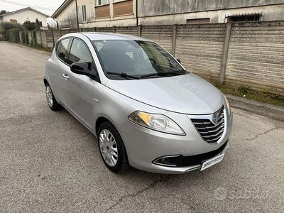 Usata Lancia Ypsilon Gold 85 CV (62 kW) 2012 Grigio Utilitaria