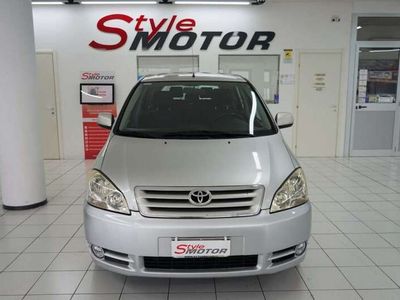 Toyota Avensis Verso