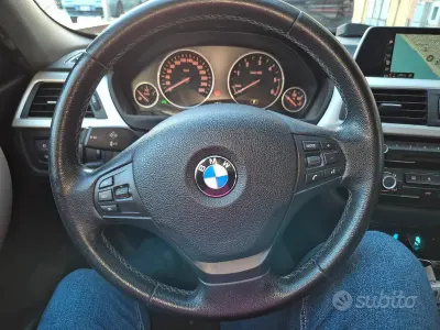 Usata BMW 318 150 CV (110 kW) 2017 Nero Station wagon