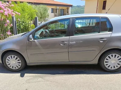 Usata VW Golf V Comfortline 105 CV (77 kW) 2007 Berlina