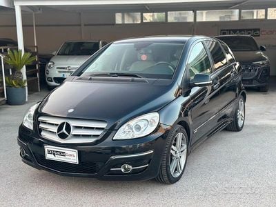Usata Mercedes B200 Premium 140 CV (102 kW) 2010 Nero Monovolume