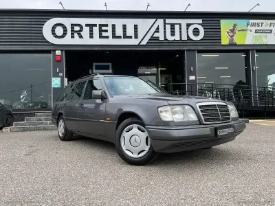 Usata Mercedes E200 Elegance 136 CV (100 kW) 1994 Grigio Station wagon
