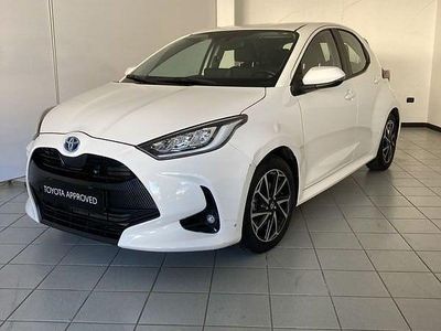 Usata Toyota Yaris Hybrid Trend 115 CV (84 kW) 2021 Bianco Berlina