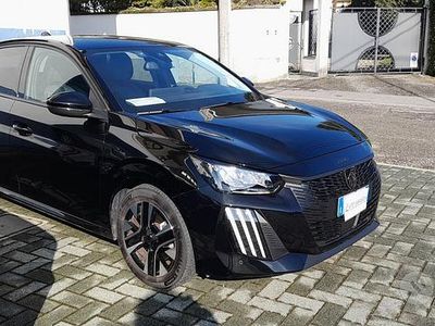 Usata Peugeot 208 Allure 101 CV (74 kW) 2025 Nero Utilitaria
