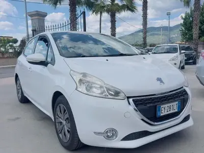 Brugt Peugeot 208 Allure 91 HK (66 kW) 2015 Hvid Hatchback