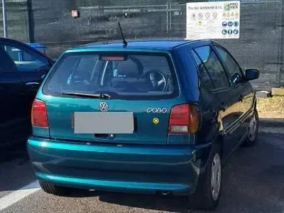 Usata VW Polo 50 CV (36 kW) 1997 Verde Berlina
