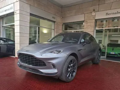Usata Aston Martin DBX 551 CV (405 kW) 2021 Satin xenon grey SUV